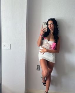 Isabela Lopez feet photo 20