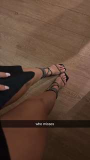 Isabela Lopez feet photo 17