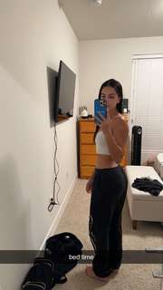 Isabela Lopez feet photo 15