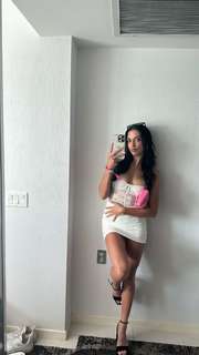 Isabela Lopez feet photo 12