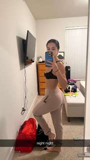 Isabela Lopez feet photo 2