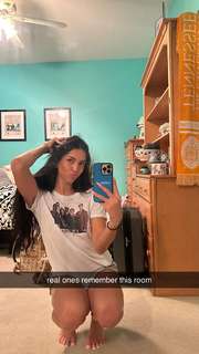 Isabela Lopez feet photo 11