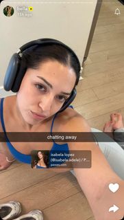 Isabela Lopez feet photo 16