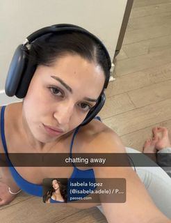 Isabela Lopez feet photo 3