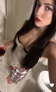 Isabela Lopez feet photo 8