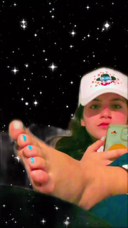 Isabela Merced feet photo thumbnail