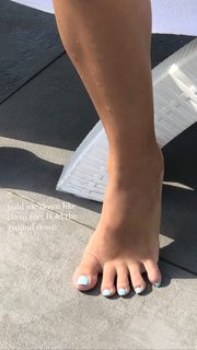 Isabela Merced feet photo thumbnail