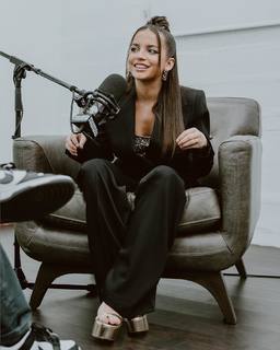 Isabela Merced feet photo thumbnail