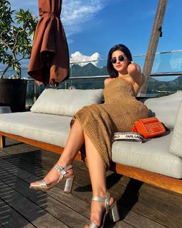 Isabela Souza feet photo 4