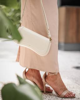 Isabela Souza feet photo 2