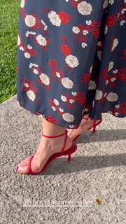 Isabela Souza feet photo 4