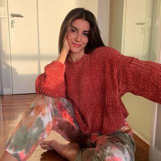 Isabela Souza feet photo 4