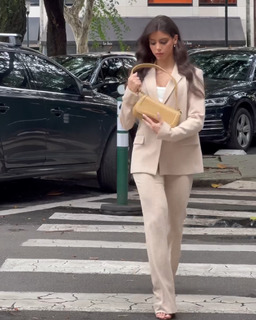 Isabela Souza feet photo 1