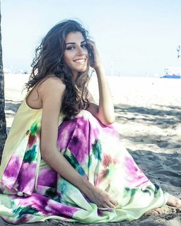 Isabela Souza feet photo 5