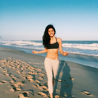 Isabela Souza feet photo 16