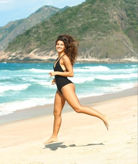 Isabela Souza feet photo 12