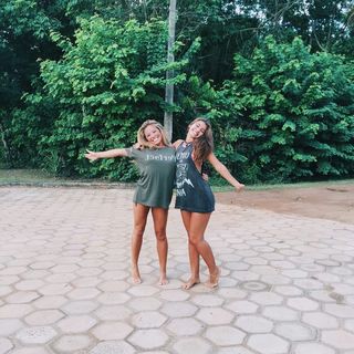 Isabela Souza feet photo 4