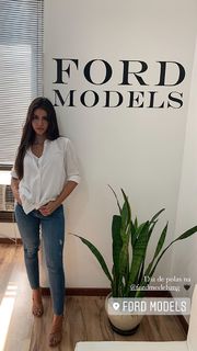 Isabela Souza feet photo 1