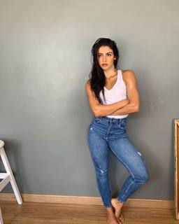 Isabela Souza feet photo 12