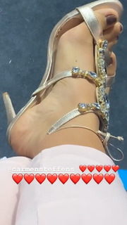 Isabela Souza feet photo 13