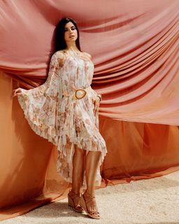 Isabela Souza feet photo 13