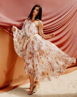 Isabela Souza feet photo 12
