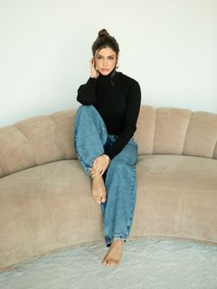 Isabela Souza feet photo 17