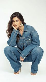 Isabela Souza feet photo 2