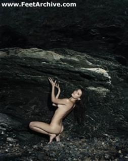 Isabeli Fontana feet photo thumbnail