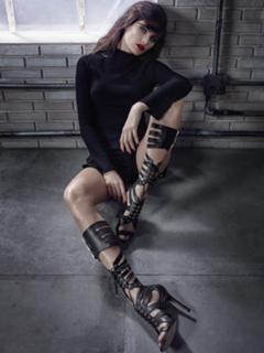 Isabeli Fontana feet photo thumbnail