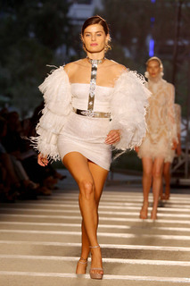 Isabeli Fontana feet photo thumbnail