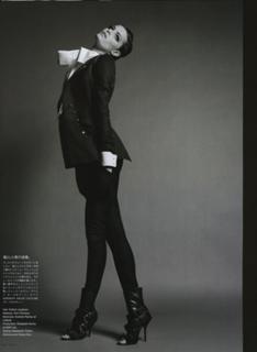 Isabeli Fontana feet photo thumbnail