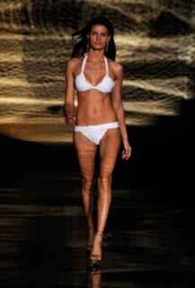 Isabeli Fontana feet photo thumbnail