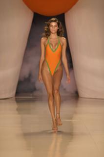 Isabeli Fontana feet photo thumbnail