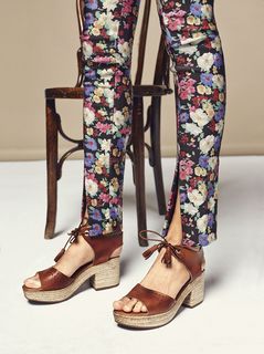 Isabeli Fontana feet photo thumbnail