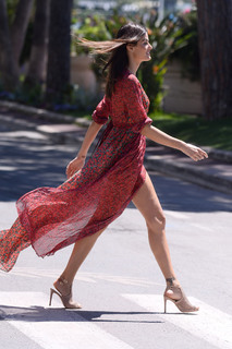 Isabeli Fontana feet photo thumbnail