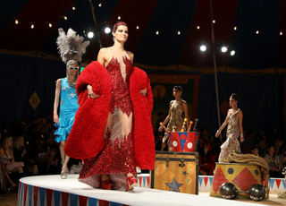 Isabeli Fontana feet photo thumbnail