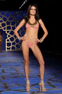 Isabeli Fontana feet photo thumbnail