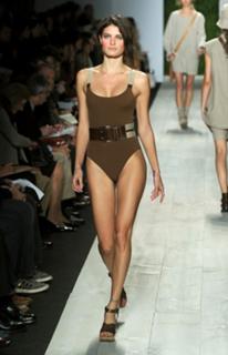 Isabeli Fontana feet photo thumbnail