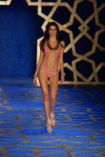 Isabeli Fontana feet photo thumbnail