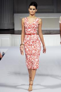 Isabeli Fontana feet photo thumbnail