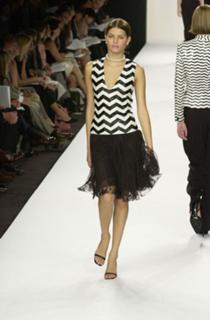 Isabeli Fontana feet photo thumbnail