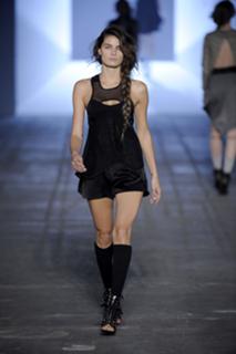 Isabeli Fontana feet photo thumbnail