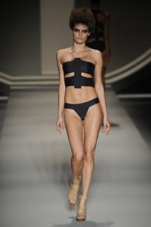 Isabeli Fontana feet photo thumbnail