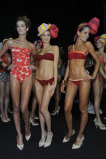 Isabeli Fontana feet photo thumbnail