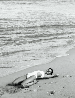 Isabeli Fontana feet photo thumbnail