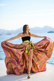 Isabeli Fontana feet photo thumbnail