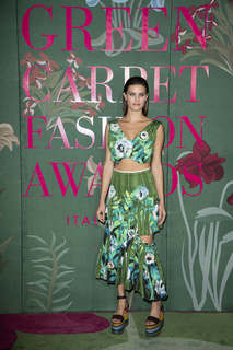 Isabeli Fontana feet photo thumbnail