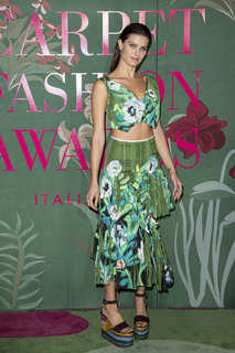 Isabeli Fontana feet photo thumbnail