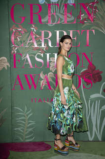 Isabeli Fontana feet photo thumbnail